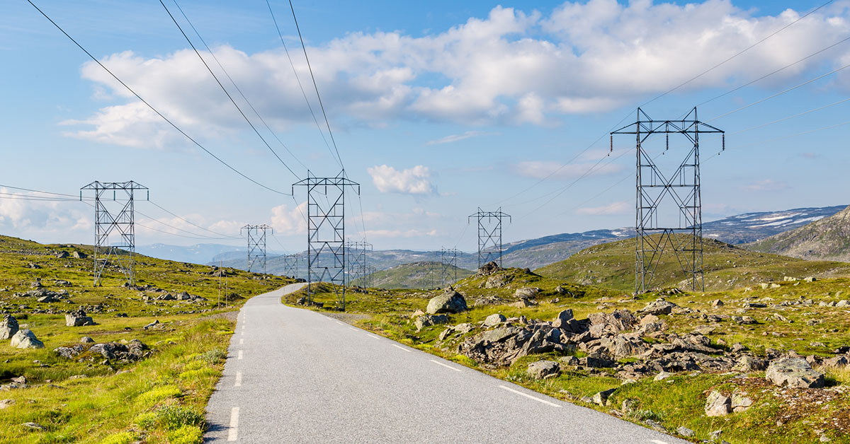 Høyspentledninger på fjellet nær Årdal